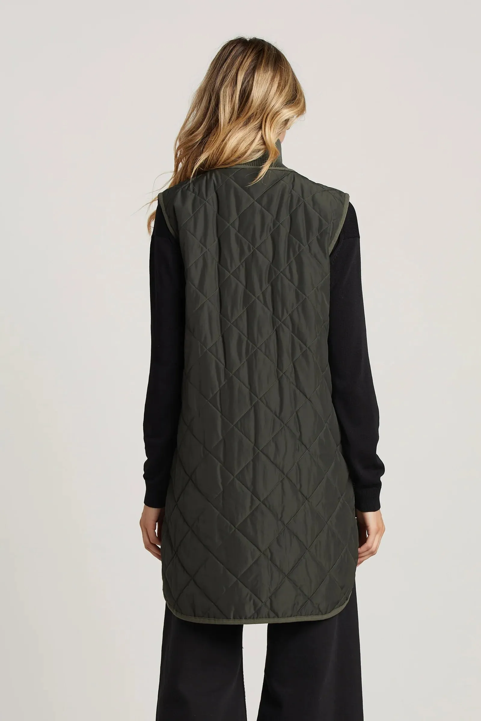 Adroit Atelier Destiny Sleeveless Quilted Vest